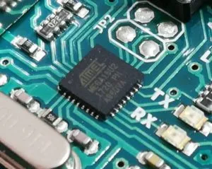 Chip ATMEL MEGA16U2, Serial to USB Converter