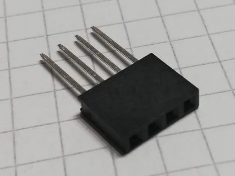 Buchsenleiste mit langen Stiften