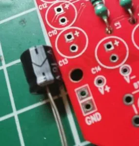 Kondensator und Steckplatz