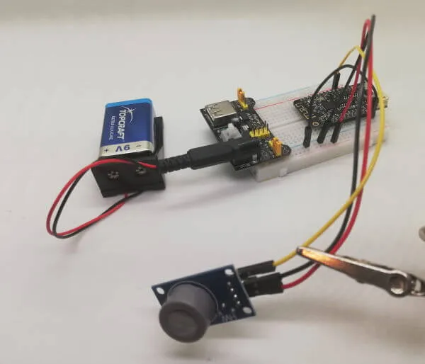 Aufbau der Schaltung - Gas Sensor MQ-9 am ESP32