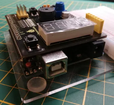Multi-Purpose Shield V2 von Keyestudio auf dem Arduino UNO