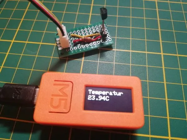 M5StickC mit DIY Grove DS18B20 Shield, um 90° gedrehtes Display