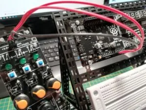 Stromversorgung des I/O Side Panels mit dem Mini Lab verbunden