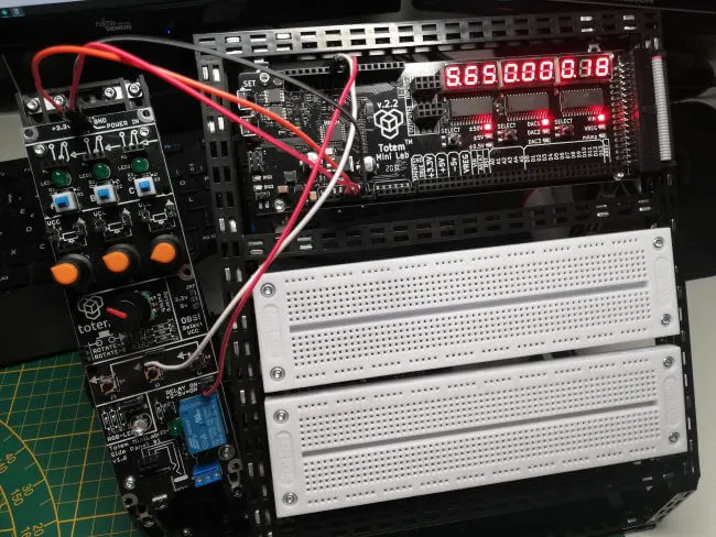Aufbau der Schaltung zum steuern des Relais mit dem Taster