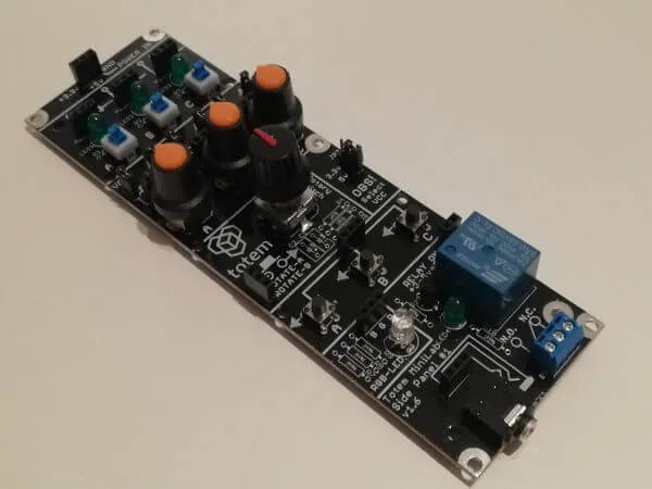 Totem - I/O Side Panel