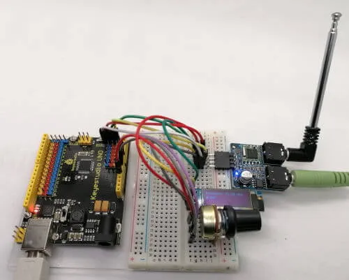 Aufbau der Schaltung - FM Stereo Modul TEA5767 am Arduino Klon von Keyestudio