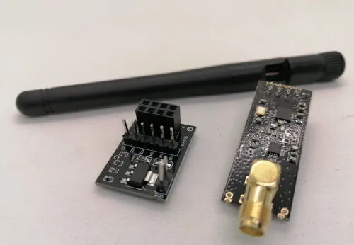 nRF24L01 Modul mit SMA Antenne und Regler Modul