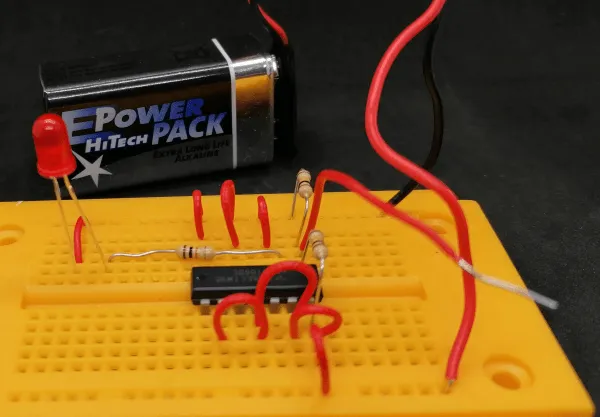 Aufbau der Schaltung von Tag 8 aus dem Conrad Adventskalender 2021