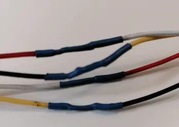 Grove Kabel gekreuzt