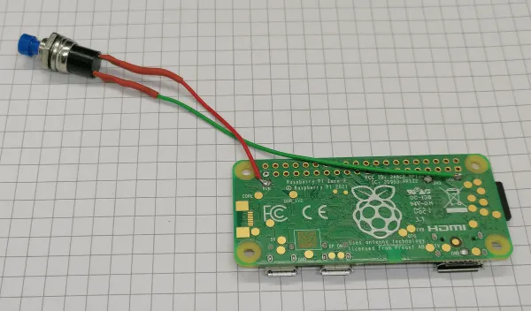 Raspberry Pi Zero 2 W mit Hardreset Taster (Rückseite)