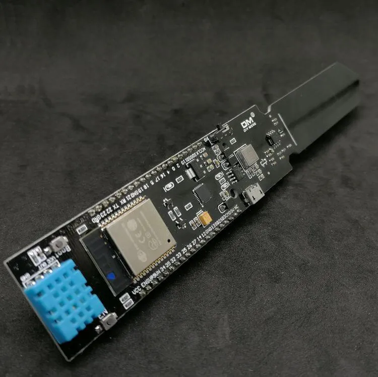 ESP32 mit DHT11, kapazitiven Bodenfeuchtesensor, LiPo Batterie
