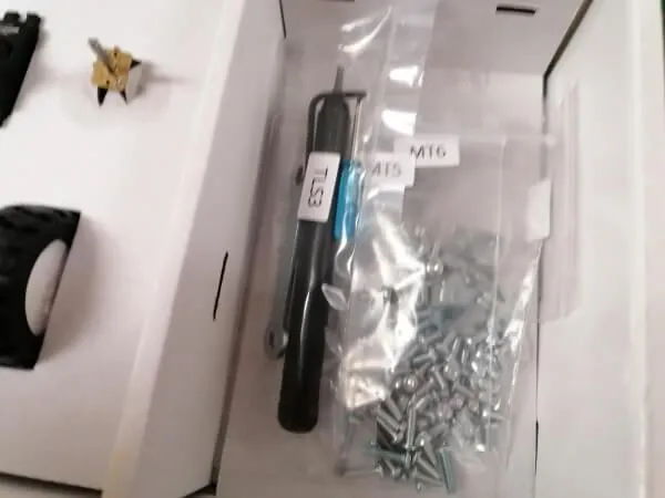 totem Mini Trooper - Werkzeug, Winkel, Schrauben & Muttern