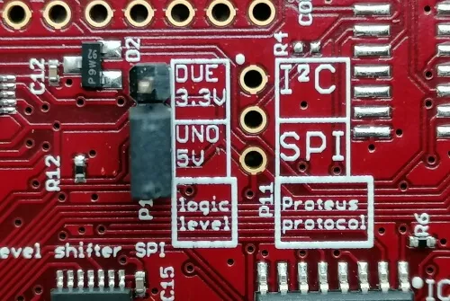 Jumper für die Wahl des Mikrocontrollers Arduino UNO / DUE