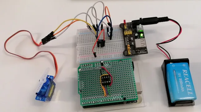 Schaltung - ATTiny85 mit Drehpotentiometer und Servomotor