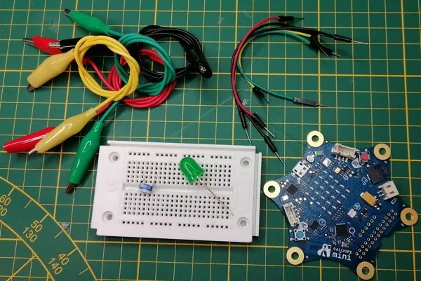 Bauteile für die Schaltung - Calliope Mini mit Drehpotentiometer & LED
