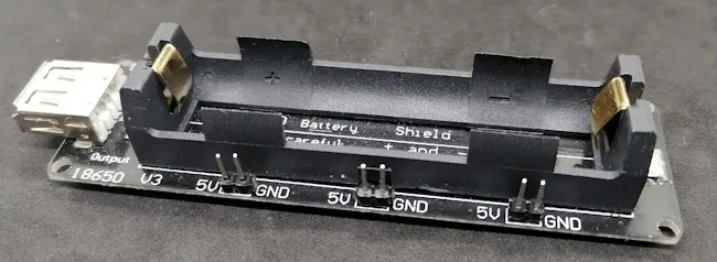 Expansionboard für die LiPo Batterie Typ 18650 mit Stiftleisten für 5V