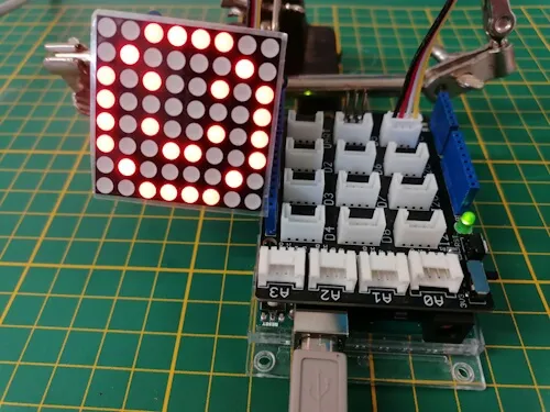 lachender Smiley auf der 8x8 LED Matrix
