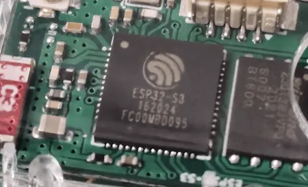 ESP32-S3 Chip auf dem LilyGo T-Dongle S3