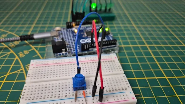 Schaltung - Arduino UNO R4 Minima - Drehpotentiometer und LEDs