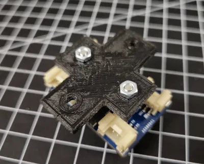 Adapter mit aufgeschraubtem Connector Carrier Board