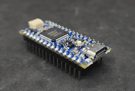 Arduino Nano R4 - Ansicht von der Seite