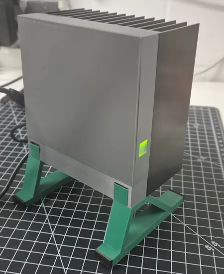 GreenBit Satboy 450GH/s -Ansicht von der Seite und Hinten