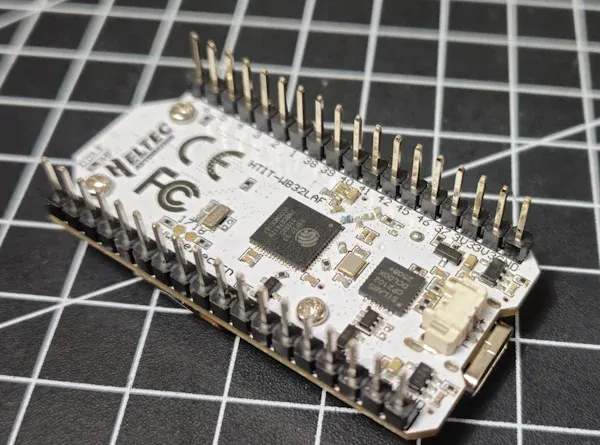 Mikrocontroller Heltec LoRa 32 V3 von unten